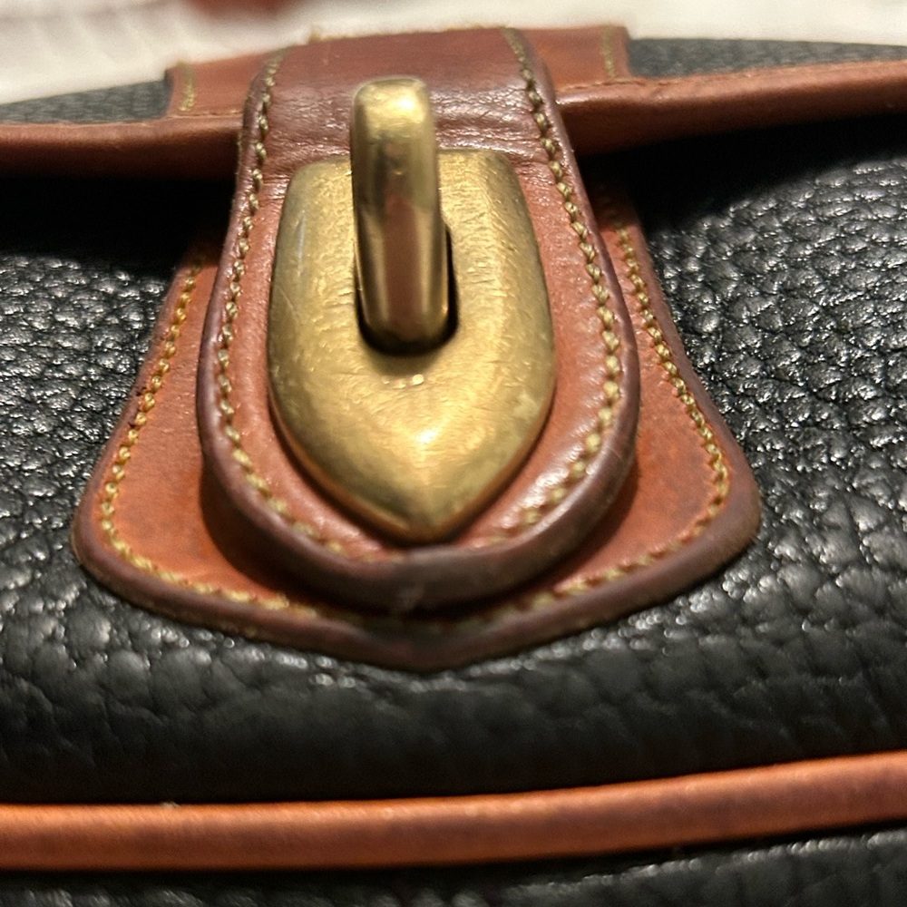 🔥SOLD🔥DOONEY AND BOURKE Vintage All Weather Leather Crossbody Purse - Picture 5 of 16